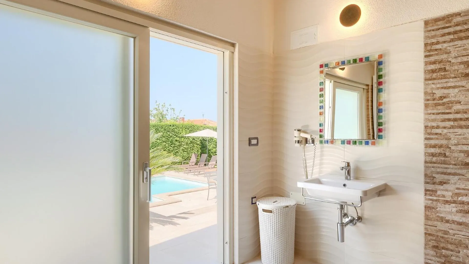 Beautiful Villa Bruna With Jacuzzi In 포레치
