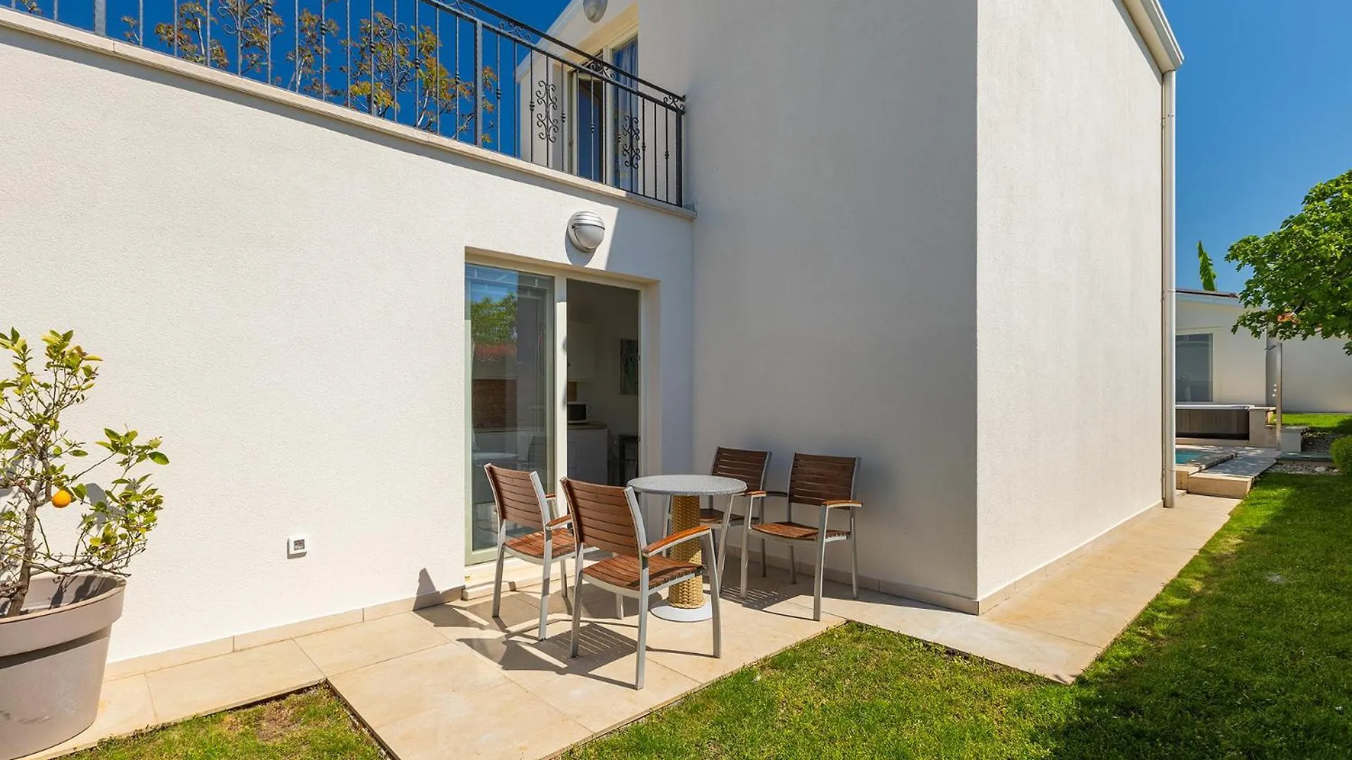 Beautiful Villa Bruna With Jacuzzi In 포레치