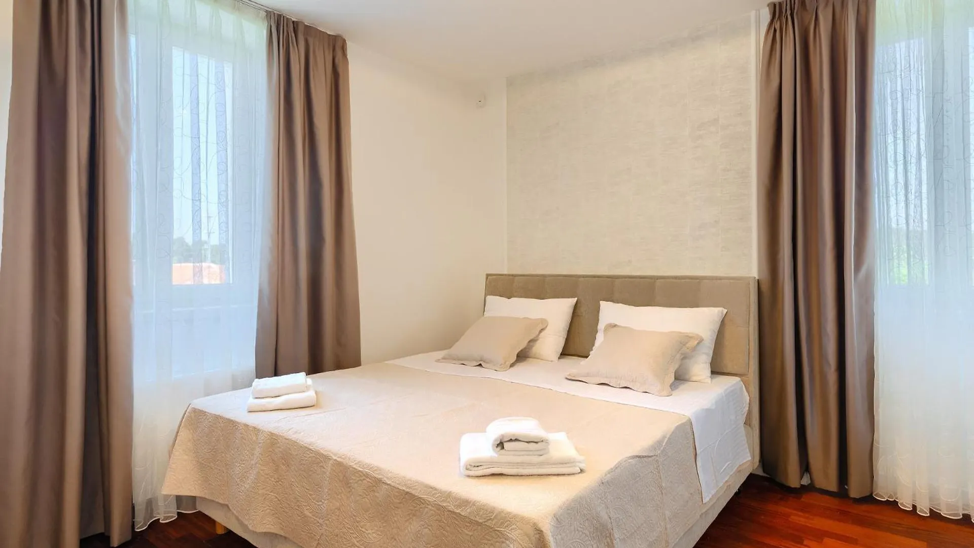 Beautiful Villa Bruna With Jacuzzi In Porec