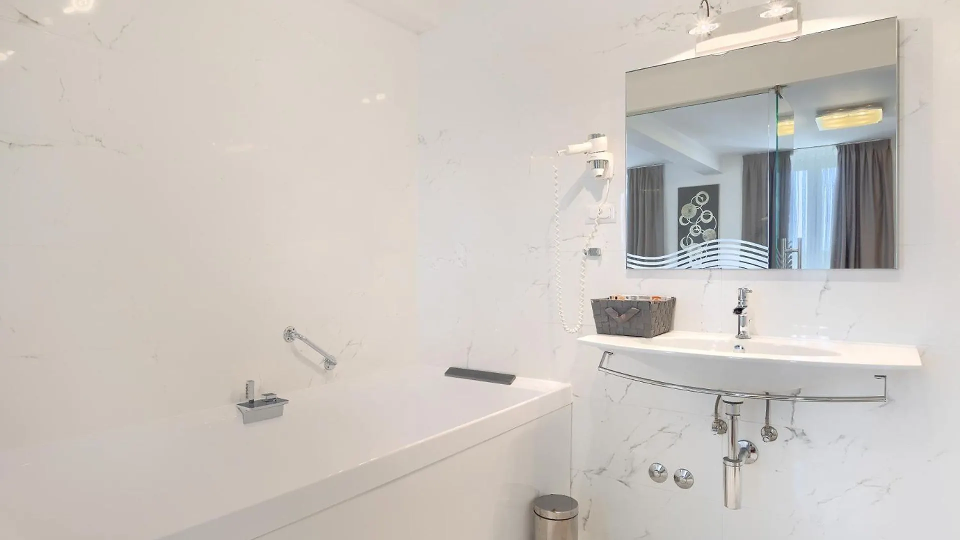 Beautiful Villa Bruna With Jacuzzi In Porec