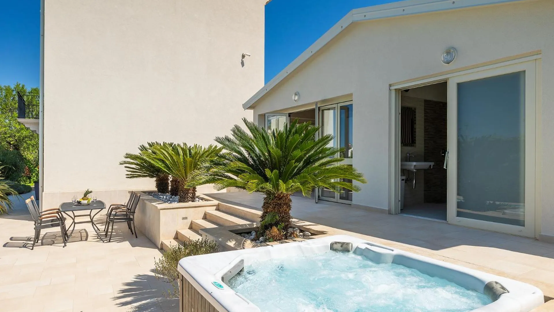 Beautiful Villa Bruna With Jacuzzi In Porec